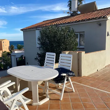 Renovated Seafront - Private Pool And Parking בית נופש