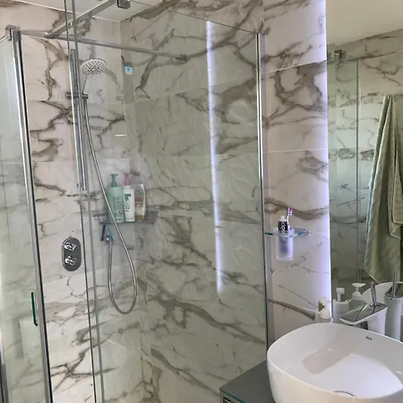 Renovated Seafront - Private Pool And Parking *