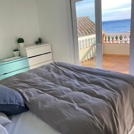 Renovated Seafront - Private Pool And Parking *