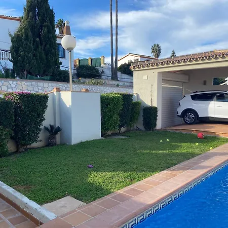 Renovated Seafront - Private Pool And Parking Holiday home Fuengirola