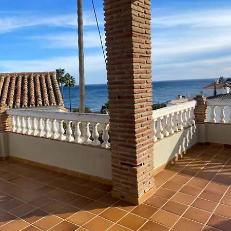 Renovated Seafront - Private Pool And Parking